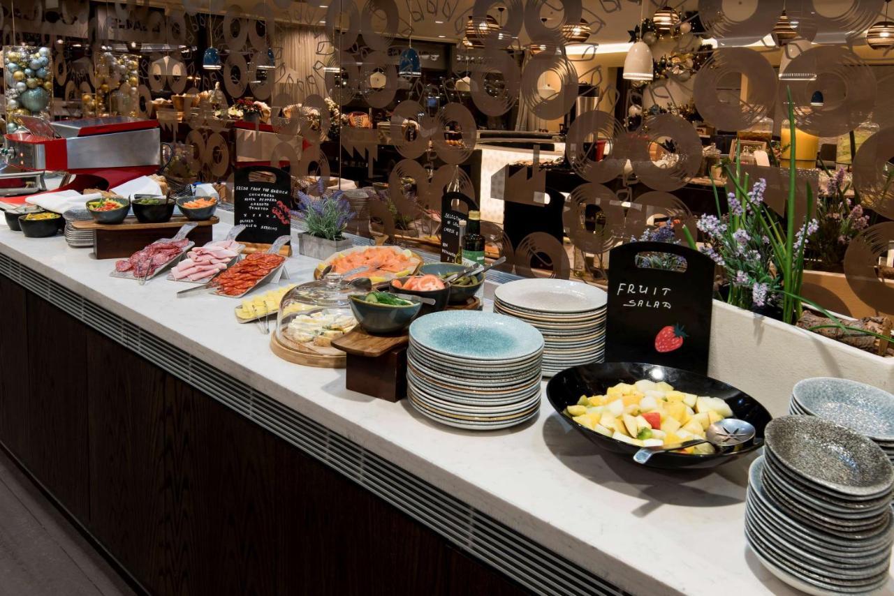 Radisson Blu Manchester Airport Hale  Esterno foto Breakfast buffet at the Radisson Blu Hotel in Copenhagen