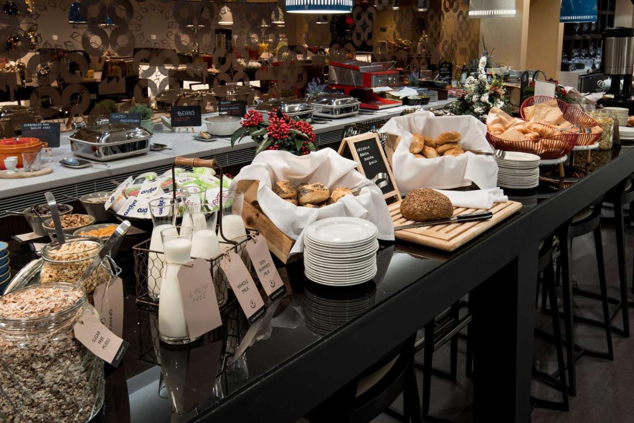 Radisson Blu Manchester Airport Hale  Esterno foto Breakfast buffet at the Radisson Blu Hotel in Copenhagen
