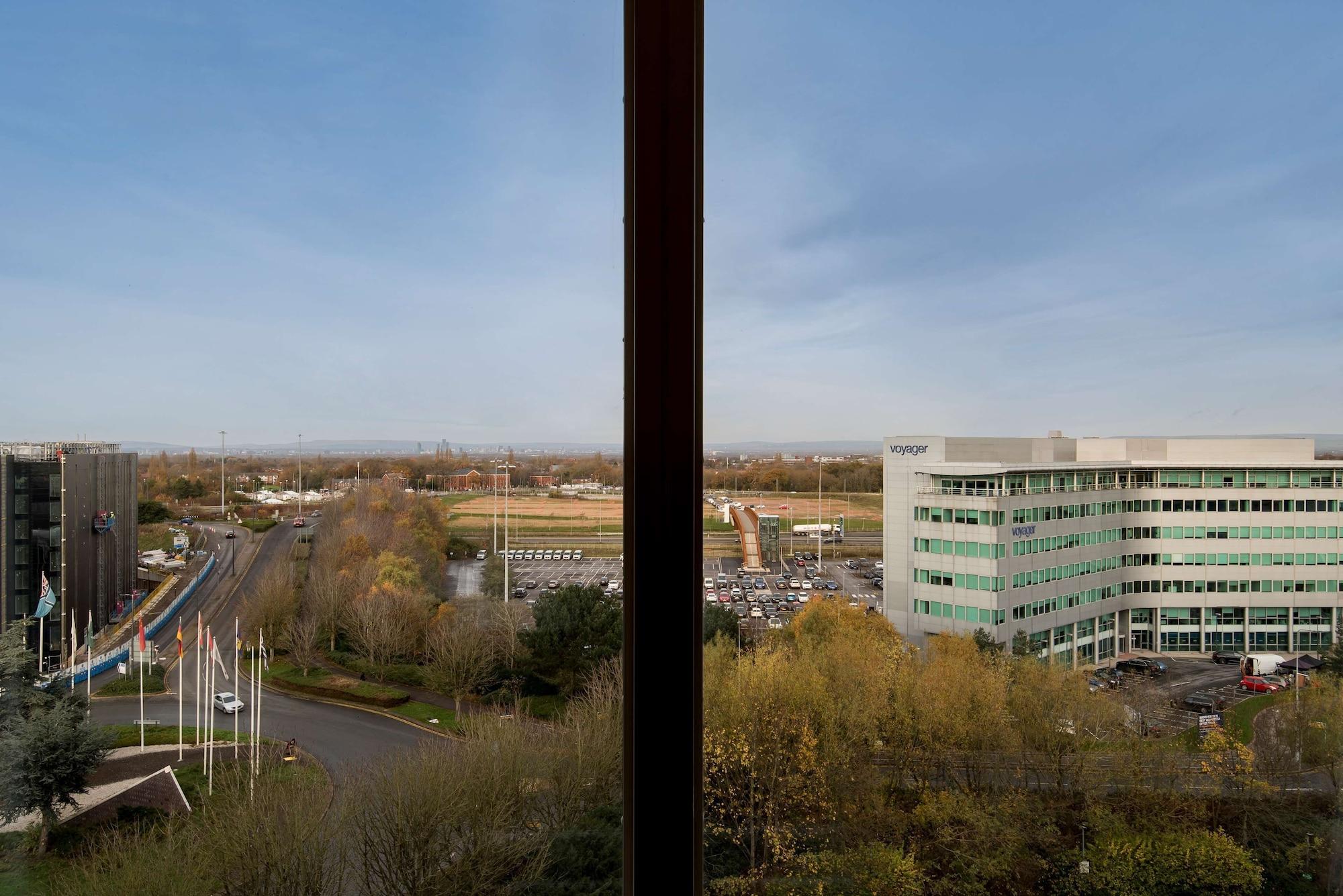 Radisson Blu Manchester Airport Hale  Esterno foto Voyager