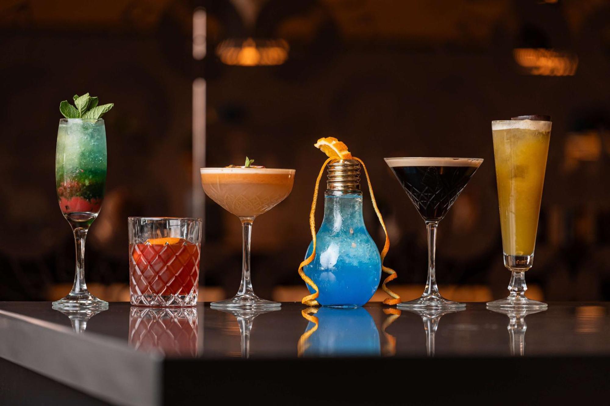 Radisson Blu Manchester Airport Hale  Esterno foto Cocktail